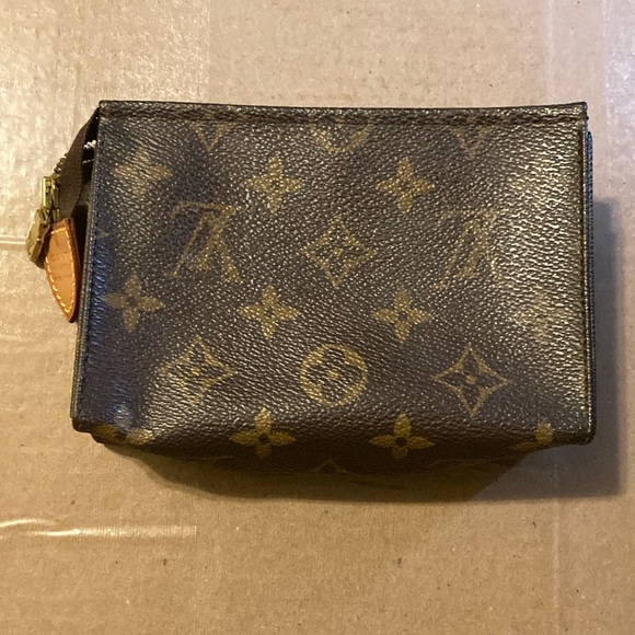 Louis Vuitton Monogram Cosmetic Bag - Picture 1 of 5